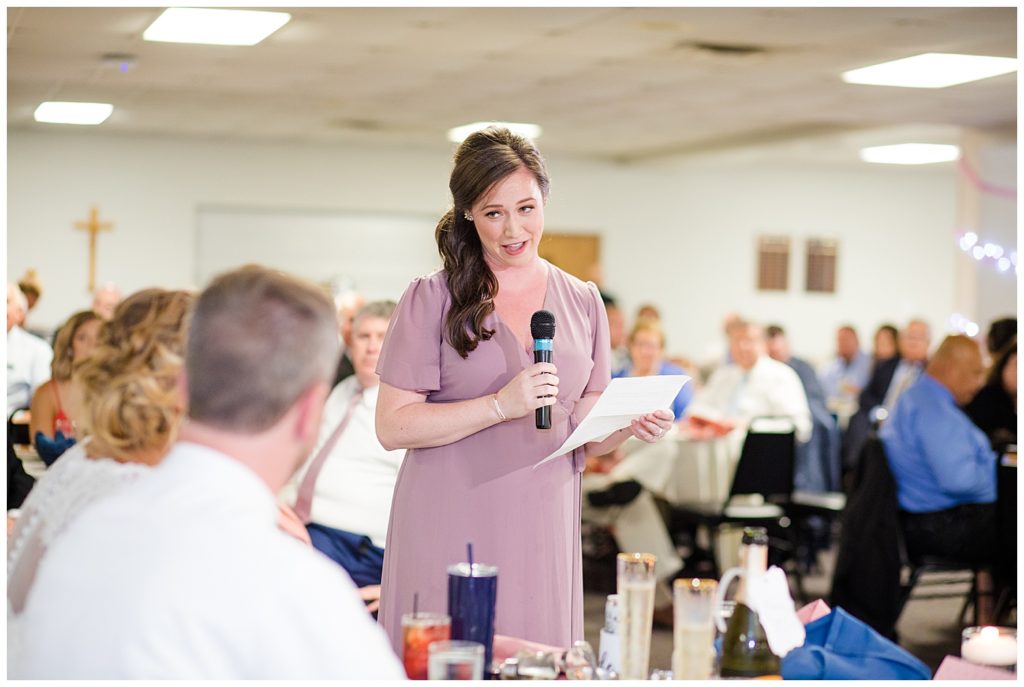 maid of honor giving speech